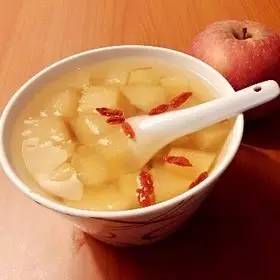 苹果煮熟吃的好处 苹果煮熟居然有这么大的作用