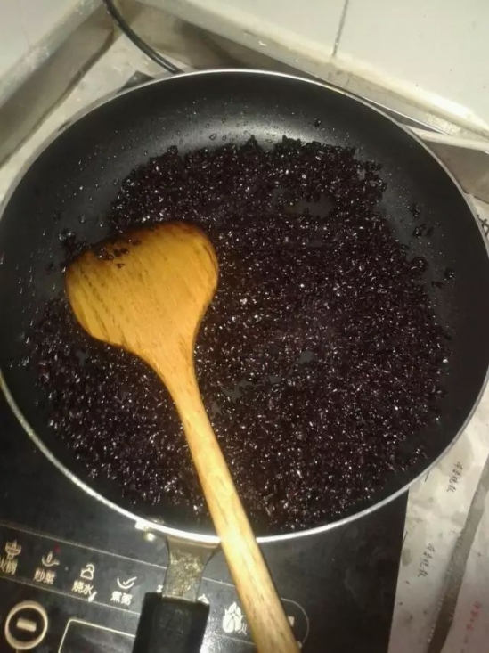 黑米的营养价值及做法 吃这黑色食物越吃越年轻