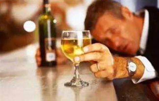 喝不醉的人是什么原因 酒量可以练出来的吗