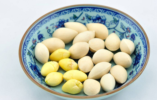 白果不去心能不能吃 白果怎么去芯