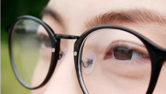 保护视力的好方法 眼睛老花看不清多按这个不老穴