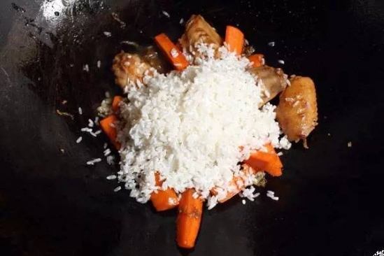 黄焖鸡米饭的家常做法 简单方便黄焖鸡米饭做法