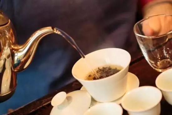 泡茶有泡沫怎么回事 关于泡茶泡沫问题分析介绍