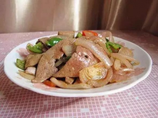 洋葱炒猪肝做法及功效 洋葱和它一起炒抗癌好