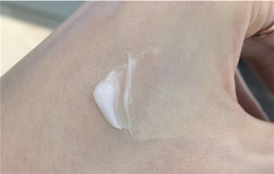 欧莱雅玻尿酸眼霜好吗 和岁月痕迹say byebye