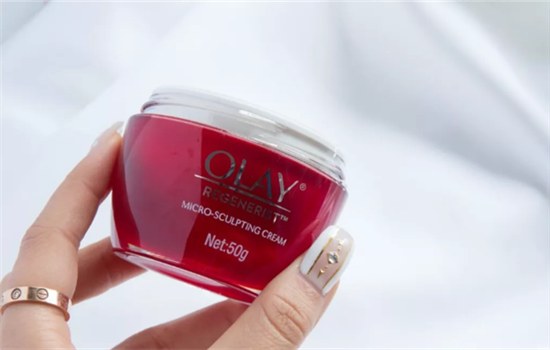 olay大红瓶是晚霜吗 睡前使用偷偷美成仙