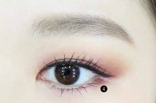 眼妆的画法步骤教程 10分钟教你画好眼妆的方法