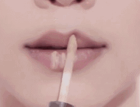 唇妆的画法 女人和女神的差别就是一只小小的口红