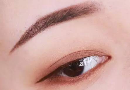 眼妆的画法步骤教程 10分钟教你画好眼妆的方法