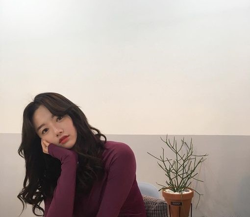 2025中长发卷发发型图片 卷发助你收获满满好感度