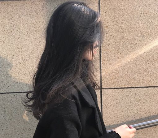 2025中长发卷发发型图片 卷发助你收获满满好感度