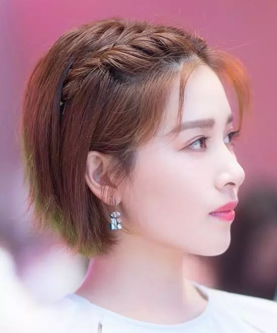 2025流行发型女 2025最火的几款女生发型推荐