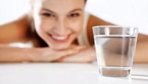 皮肤补水最有效的方法 春天补水的正确方法，你做到了吗？