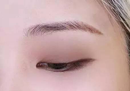 简单好看的妆容画法教程 三款最适合出游妆容画法