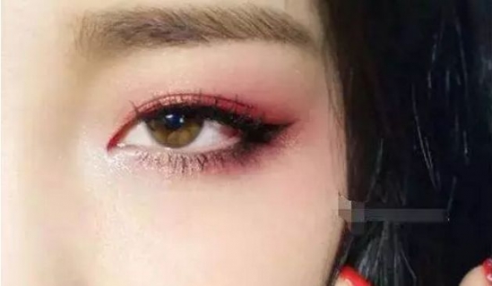 眼线的画法和技巧 做气质女神，从画好眼线开始！