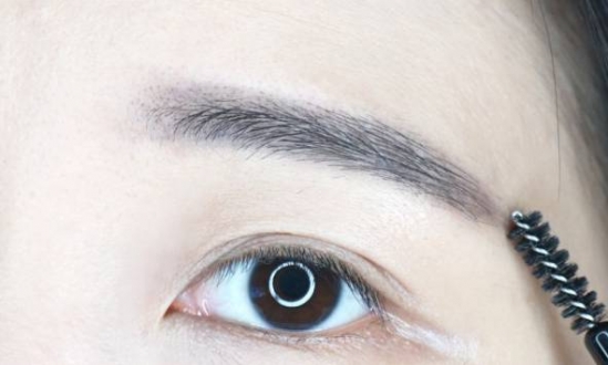 雾状眉化妆教程 如何画好雾状眉妆容