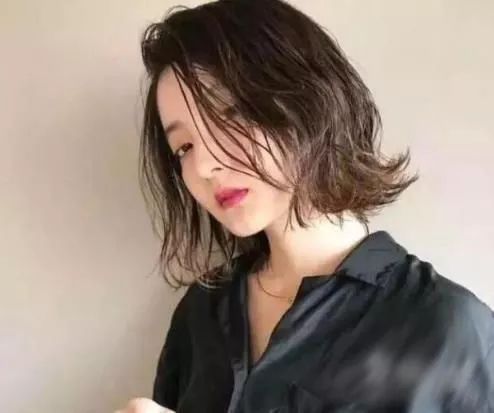 短发怎么烫好看图片 烫个波浪卷超洋气