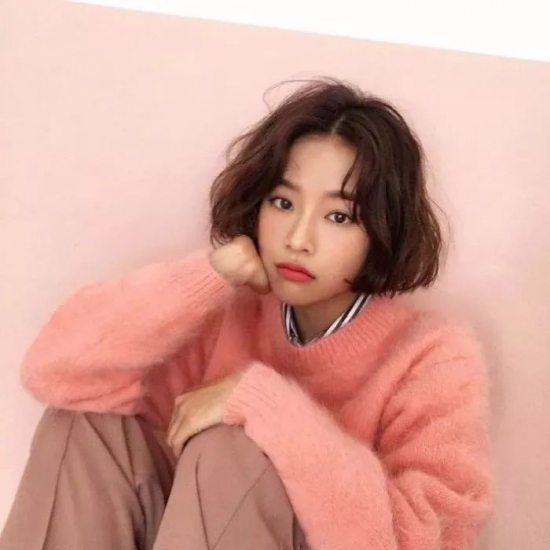 女生发型图片2025潮流  这几款最不挑人还显年轻