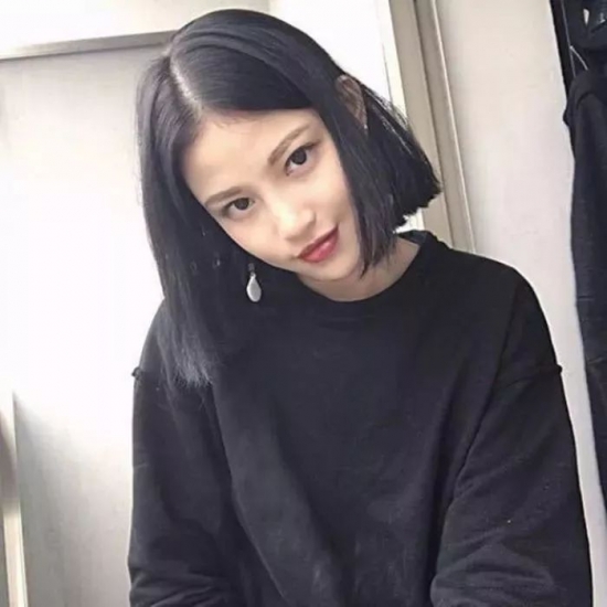 女生发型图片2025潮流  这几款最不挑人还显年轻
