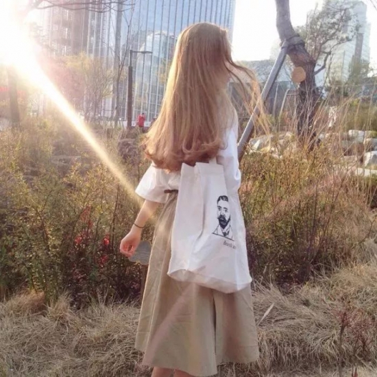 女生发型图片2025潮流  这几款最不挑人还显年轻