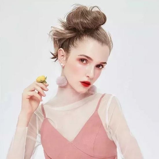 女生发型图片2025潮流  这几款最不挑人还显年轻