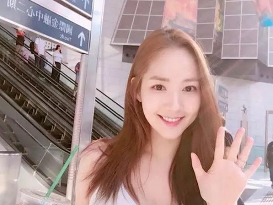 中长发发型2025图片 这些中长发造型好看极了