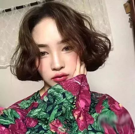 2025韩式短发发型图片 2025年流行什么短发