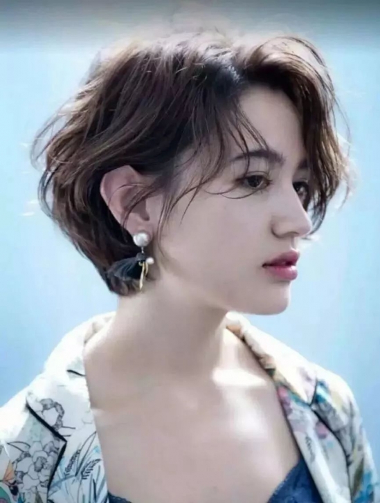 2025年最流行的短发女 今年最流行的几款流行短发