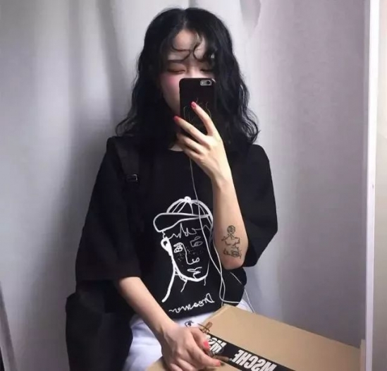 泡面头发型图片女生 这款发型比丸子头还减龄