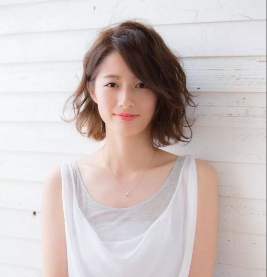 2025最新流行发型女 这几款发型让你瞬间提升颜值