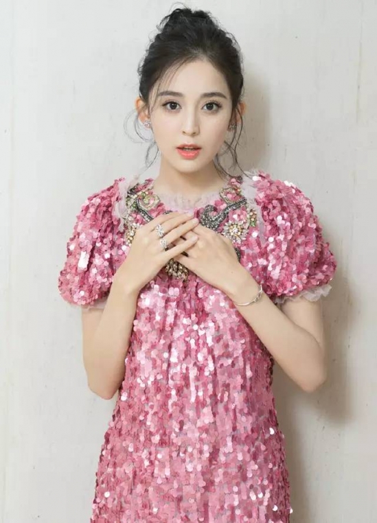 女生长发怎么打理好看 十款长发打理造型推荐