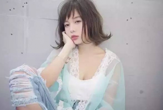 2025流行短发女 今年最流行几款女生短发发型