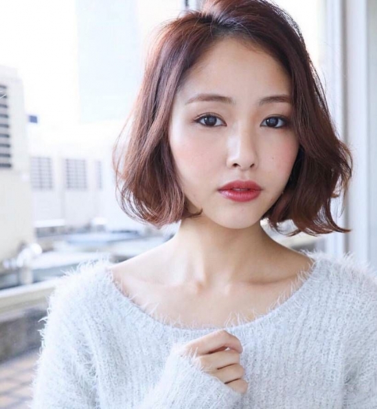 2025流行短发女 今年最流行几款女生短发发型