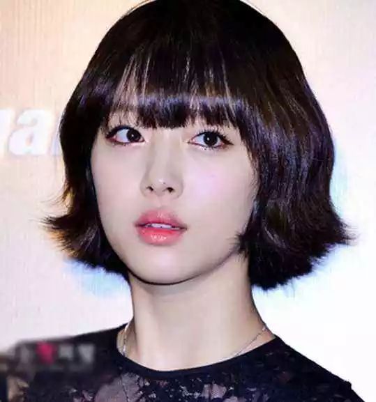 2025流行短发女 今年最流行几款女生短发发型