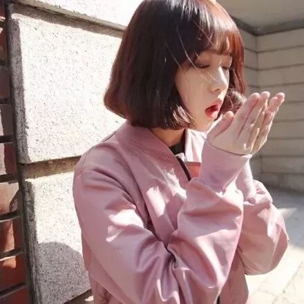 2025流行短发女 今年最流行几款女生短发发型