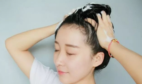 油性头发怎么改善 5招教你去油防脱发