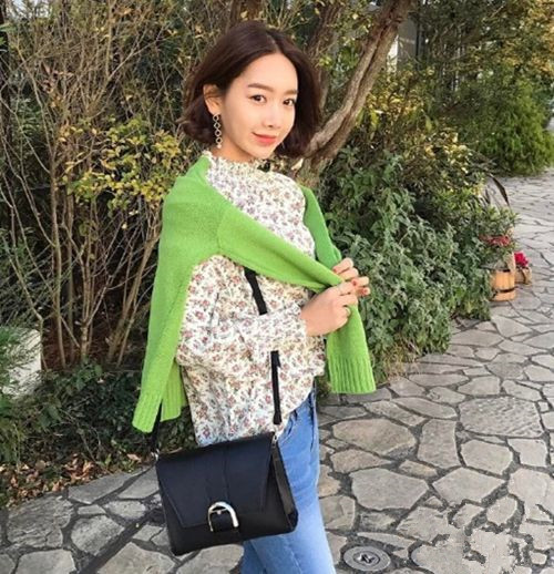 韩式甜美发型 很适合女生节装扮