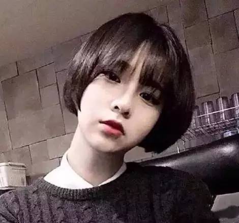 2025年最流行的发型 能让你女人味爆棚！