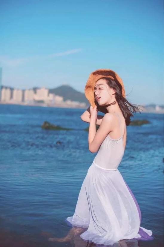 佛系发色是什么颜色 时尚圈早已流行“佛系色”了