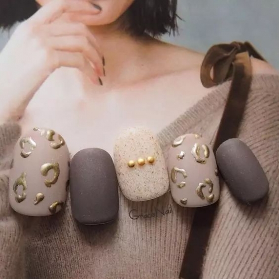 2025美甲流行色 2025新花式美甲图片分享
