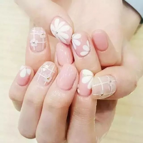 流行美甲款式图片2025 这六个美甲色必火