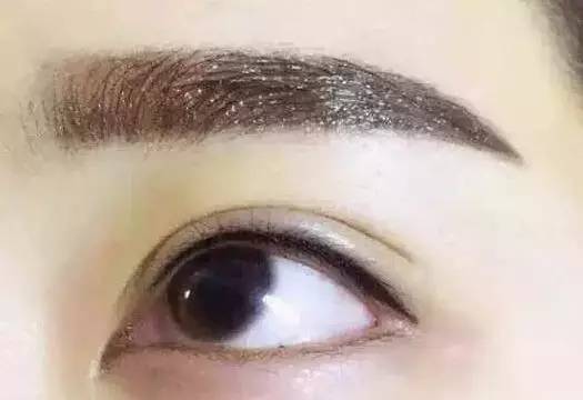 美瞳线的危害 美瞳线别瞎搞，低调点最好！