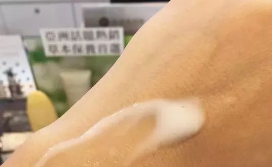 清爽水乳推荐 夏天脸上再也不黏糊糊了