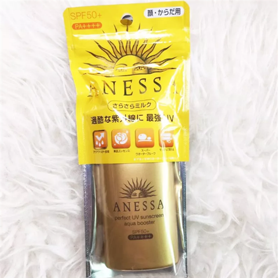 安耐晒金瓶多久补一次 户外1.5小时涂一次才更有效