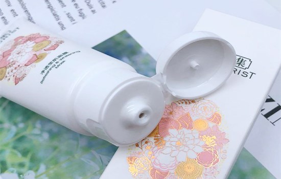 佰草集净透莹肌面膜使用方法 使用面膜的方法总要小心些