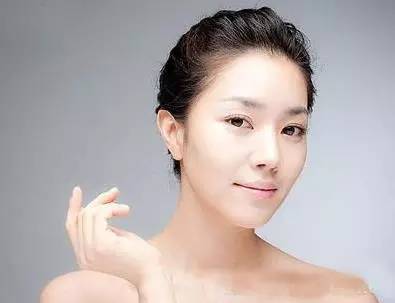 夏季护肤小常识 教你3招不化妆看起来也漂亮