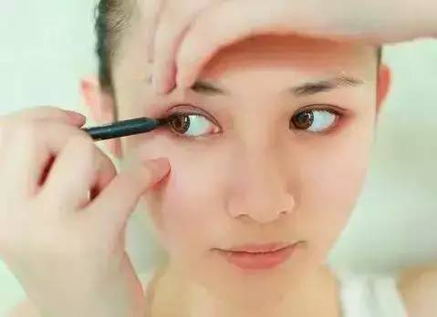新手画淡妆步骤教程 新手如何画好淡妆