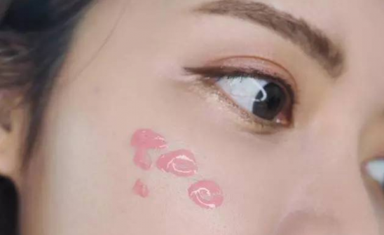nars液体腮红好用吗 用对方法美到窒息