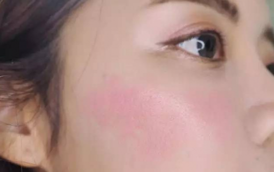 nars液体腮红好用吗 用对方法美到窒息