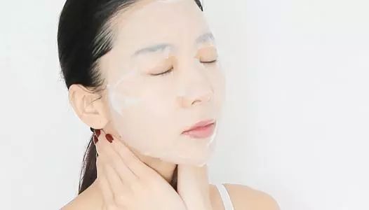 夏天脱妆怎么办 原因是你化妆第一步就做错了